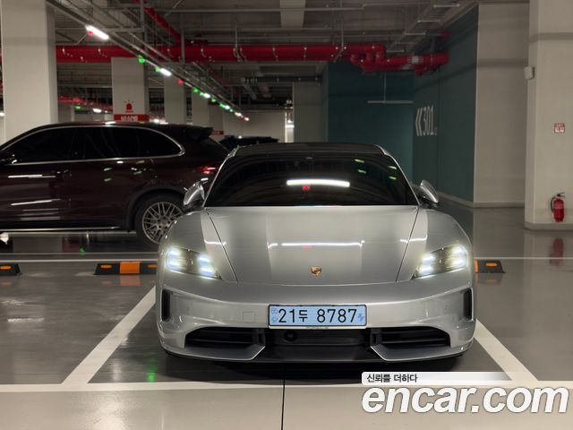 Porsche Taycan 4S — пробег 7 900 км — фото 3 из 5