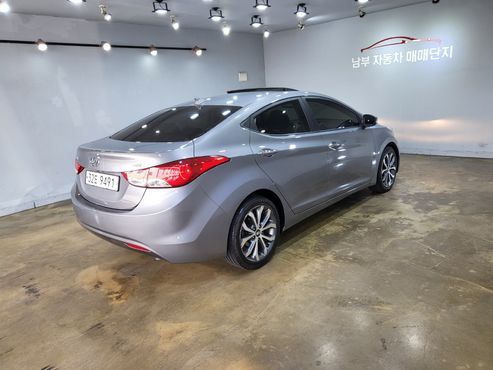 Hyundai AVANTE M16 GDI Modern — пробег 120 000 км — фото 4 из 5
