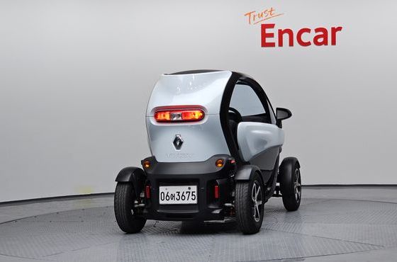 Renault (Samsung) Twizy Intens(2-seater) — пробег 24 062 км — фото 4 из 5