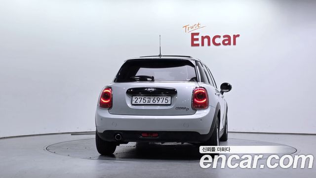 Mini Cooper 5Door Mid 3rd — пробег 125 709 км — фото 4 из 5