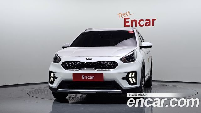 Kia Niro 1.6 HEV Prestige — пробег 62 004 км — фото 3 из 5