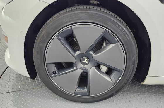 Tesla Model 3 Long Range AWD — пробег 93 440 км — фото 5 из 5