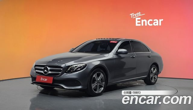 Mercedes-Benz E-Class E220d Avantgarde — пробег 105 677 км — фото 1 из 5