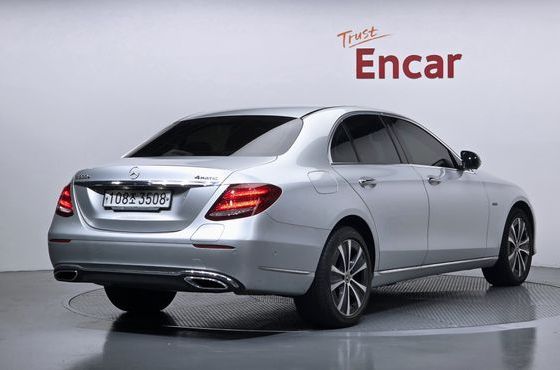 Mercedes-Benz E-Class E300e 4MATIC Exclusive — пробег 77 279 км — фото 2 из 5