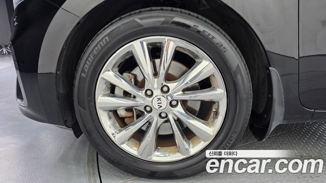 Kia Carnival 7-Seater Limousine VIP — пробег 157 592 км — фото 5 из 5