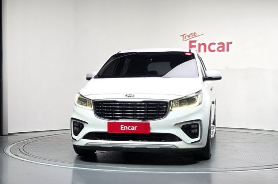 Kia Carnival 9-Seater Luxury — пробег 177 995 км — фото 3 из 5