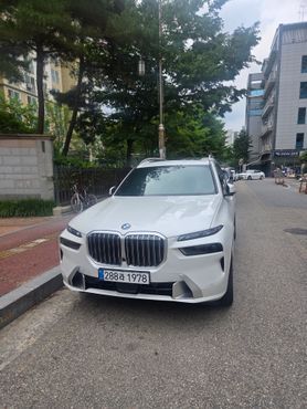 BMW X7 xDrive 40d Design Pure Excellence 7-Seater — пробег 29 000 км — фото 3 из 5
