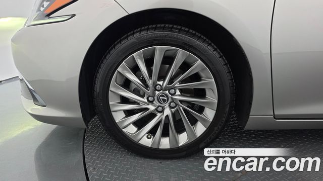 Lexus ES Executive — пробег 89 802 км — фото 5 из 5