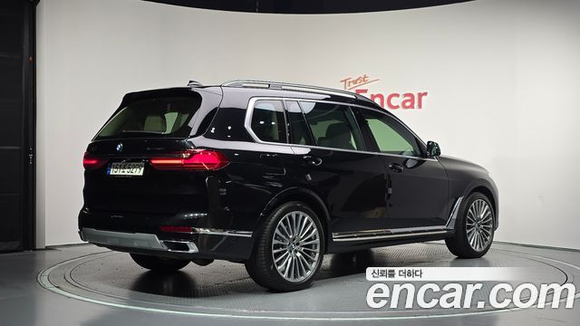 BMW X7 xDrive 40i Design Pure Excellence 6-Seater — пробег 46 625 км — фото 2 из 5