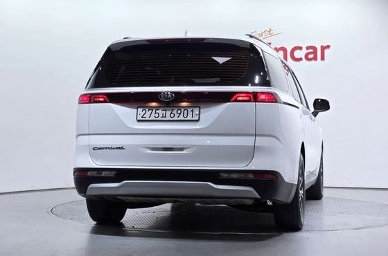 Kia Carnival Diesel 9-Seater Prestige — пробег 51 604 км — фото 4 из 5