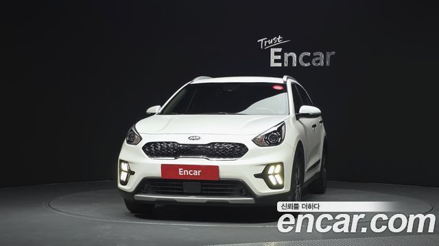 Kia Niro 1.6 HEV Prestige — пробег 176 066 км — фото 3 из 5