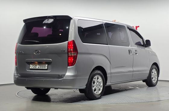 Hyundai Starex 11-Seater Wagon CVX Luxury — пробег 134 455 км — фото 2 из 5