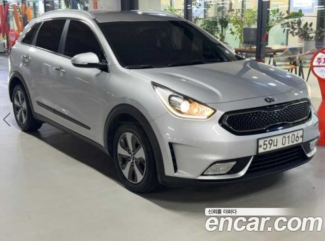 Kia Niro Prestige — пробег 207 673 км — фото 2 из 5