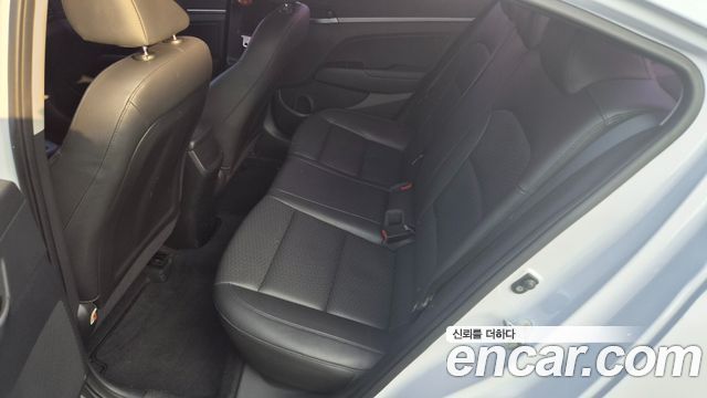 Hyundai AVANTE 1.6 Style — пробег 102 000 км — фото 3 из 5