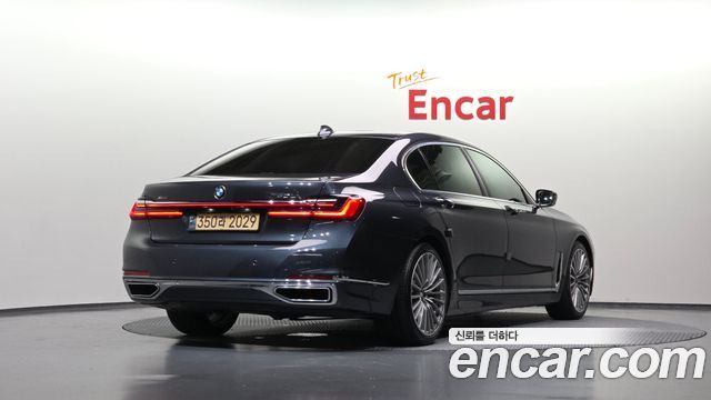 BMW 7-Series 730Ld xDrive Design Pure Excellence — пробег 141 235 км — фото 2 из 5