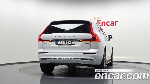 Volvo XC60 B5 Ultimate Bright — пробег 74 089 км — фото 4 из 5