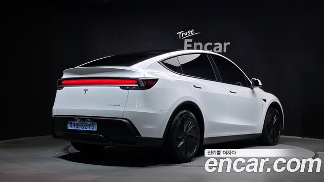 Tesla Model Y Long Range AWD — пробег 28 483 км — фото 2 из 5