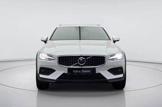 Volvo V60 B5 Ultra AWD — пробег 4 175 км — фото 3 из 5