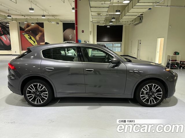 Maserati Grecale 2.0 AWD GT Type P — пробег 9 850 км — фото 3 из 5