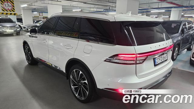 Lincoln Aviator 3.0 Reserve  AWD — пробег 66 201 км — фото 3 из 5