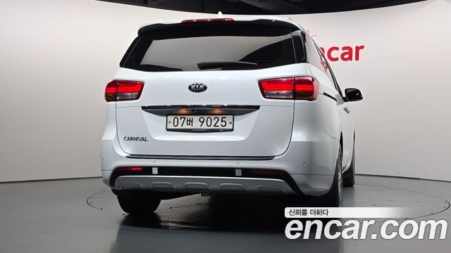 Kia Carnival из Кореи Encar