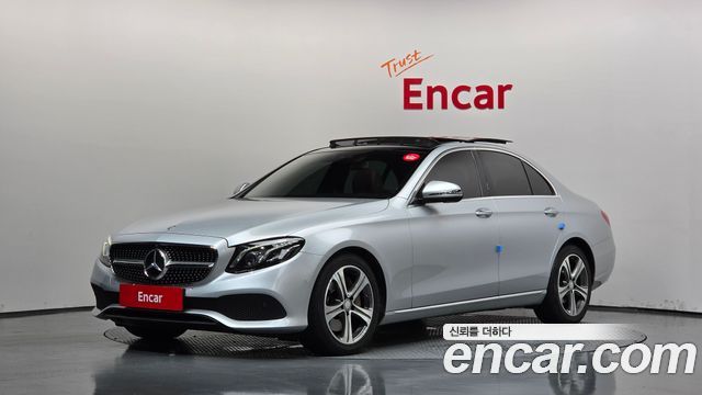 Mercedes-Benz E-Class E300 4MATIC Avnatgarde — пробег 72 613 км — фото 1 из 5