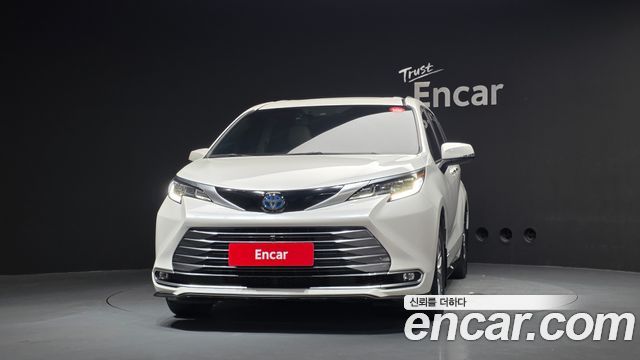Toyota Sienna 2.5 Hybrid AWD — пробег 71 369 км — фото 3 из 5