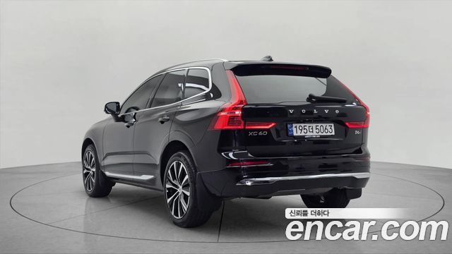 Volvo XC60 B6 Ultimate Bright — пробег 45 412 км — фото 4 из 5