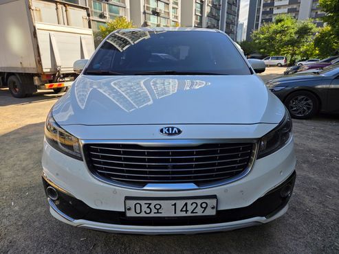 Kia Carnival 9-seater Noblesse — пробег 197 000 км — фото 2 из 5