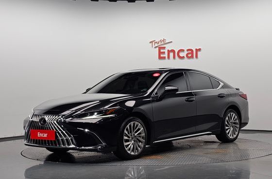 Lexus ES Executive — пробег 5 820 км — фото 1 из 5