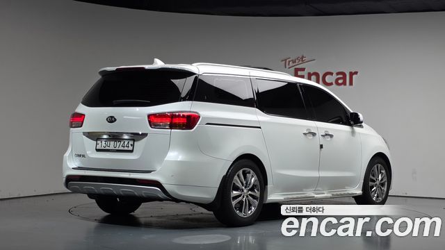 Kia Carnival Gasoline 9-seater Noblesse — пробег 73 117 км — фото 2 из 5