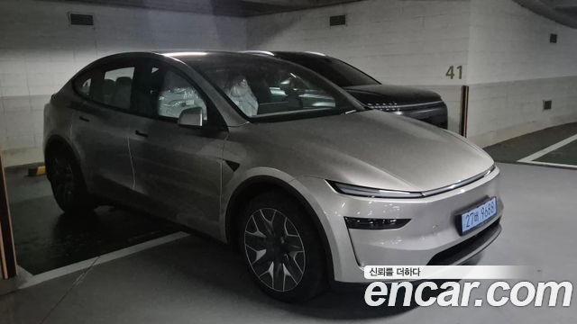 Tesla Model Y L Long Range AWD — пробег 25 км — фото 3 из 5