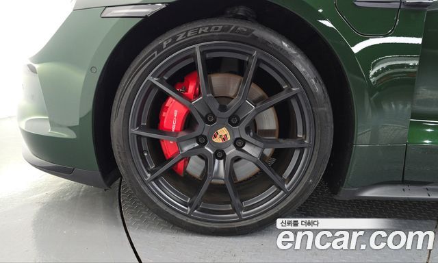 Porsche Taycan GTS — пробег 10 940 км — фото 5 из 5
