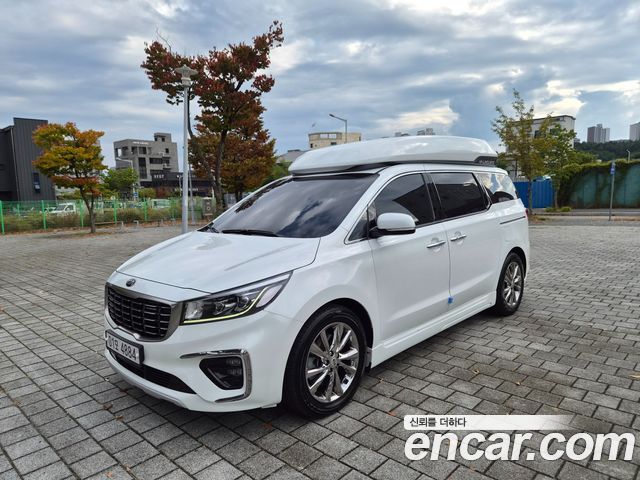 Kia Carnival 9-Seater Hi-Limousine Prestige — пробег 90 000 км — фото 1 из 5