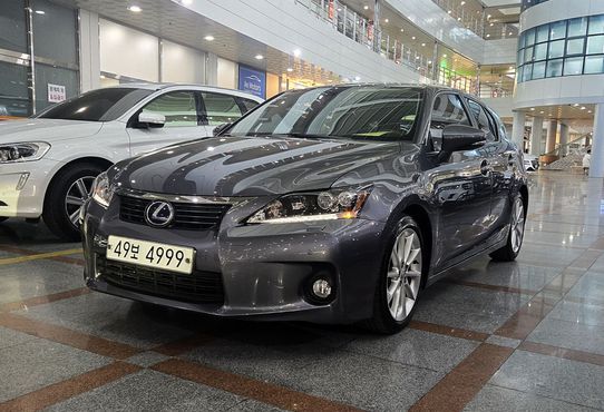 Lexus CT200h 1.8 Compact Luxury ZWA10 — пробег 84 258 км — фото 1 из 5