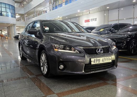 Lexus CT200h 1.8 Compact Luxury ZWA10 — пробег 84 258 км — фото 3 из 5