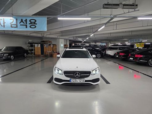 Mercedes-Benz E-Class E300 Avantgarde — пробег 57 000 км — фото 1 из 5