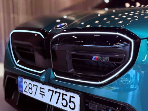 BMW M5 M5 Touring — пробег 4 000 км — фото 3 из 5