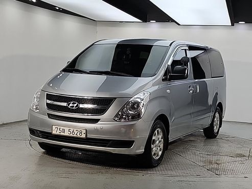 Hyundai Starex 12-Seater Wagon CVX Deluxe — пробег 179 993 км — фото 1 из 5