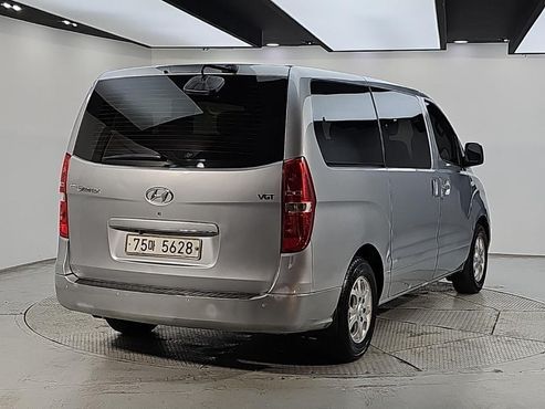 Hyundai Starex 12-Seater Wagon CVX Deluxe — пробег 179 993 км — фото 4 из 5