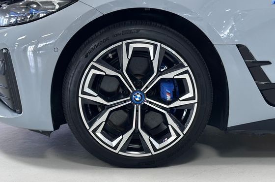 BMW i4 eDrive40 M Sports Pro — пробег 82 842 км — фото 5 из 5