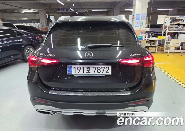 Mercedes-Benz GLC-Class GLC300 4MATIC AMG Line — пробег 72 439 км — фото 3 из 5