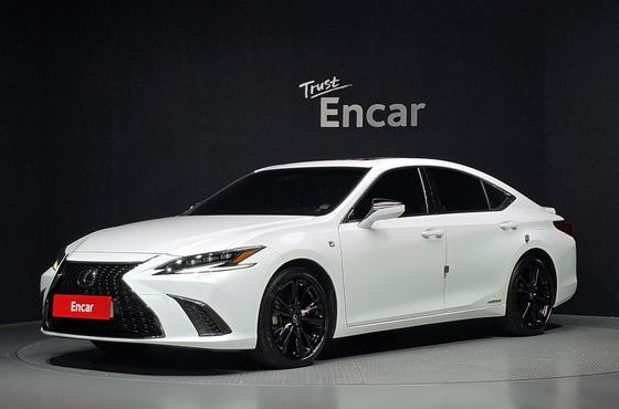 Lexus ES F-Sport — пробег 37 172 км — фото 1 из 5
