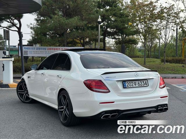 Mercedes-Benz E-Class E63 AMG 4MATIC+ — пробег 128 000 км — фото 2 из 5
