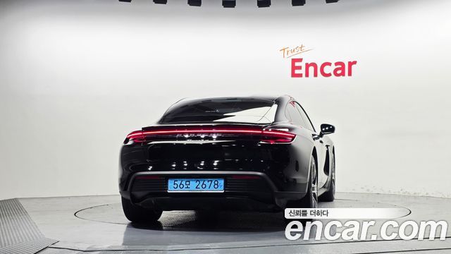 Porsche Taycan Base 4 — пробег 14 983 км — фото 4 из 5