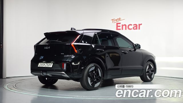 Kia Niro SIgnature — пробег 675 км — фото 2 из 5