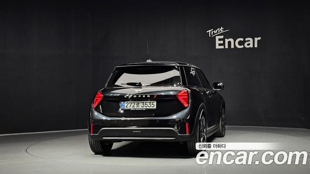 Mini Cooper Favoured — пробег 4 545 км — фото 4 из 5
