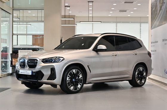 BMW iX3 M Sports — пробег 19 909 км — фото 1 из 5