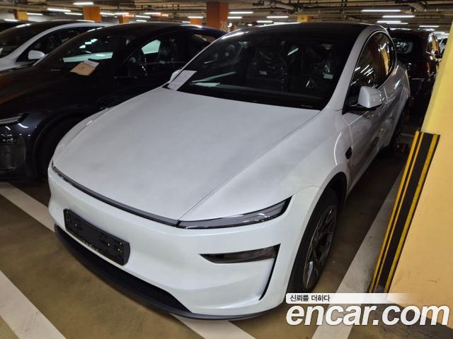 Tesla Model Y L Long Range AWD — пробег 1 км — фото 1 из 5