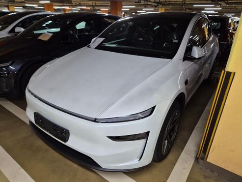 Tesla Model Y L Long Range AWD — пробег 1 км — фото 1 из 5